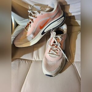 NIKE COMFIRIDE RUNNING SNEAKERS